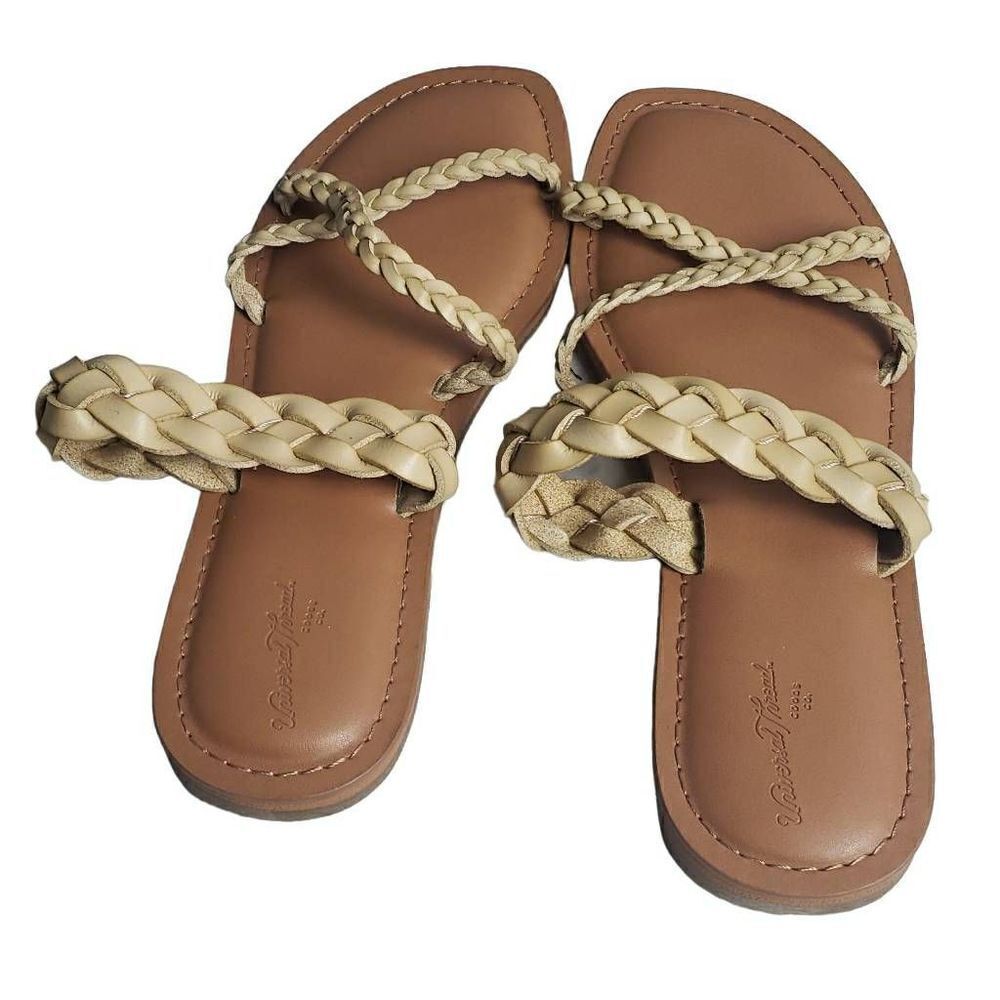 ‎Universal Threads Sandals - Picture 4 of 5